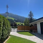 호텔 Hotel-garni Austria 3*