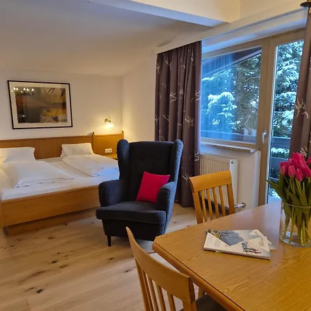 Hotel-garni Austria - Tirol Erleben 3*