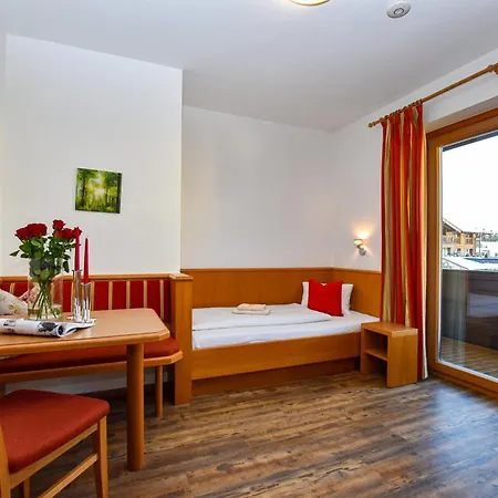 Hotel-garni Austria מלון