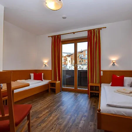 מלון Hotel-garni Austria