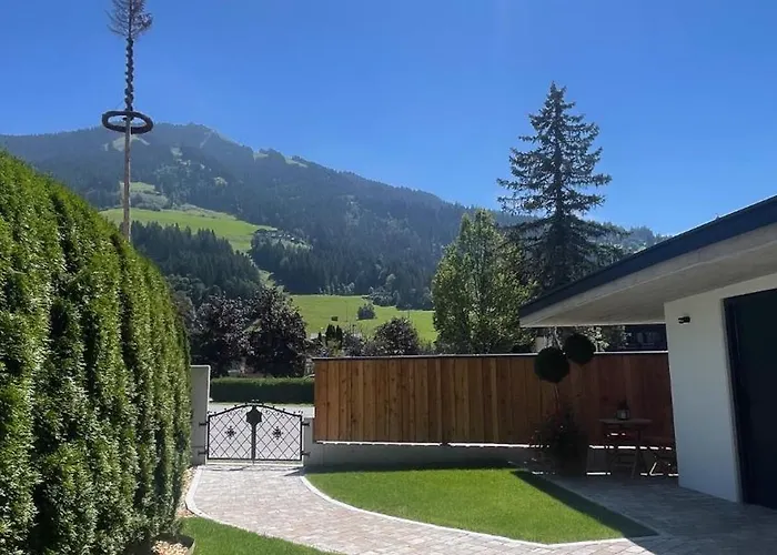 מלון Hotel-garni Austria 3*